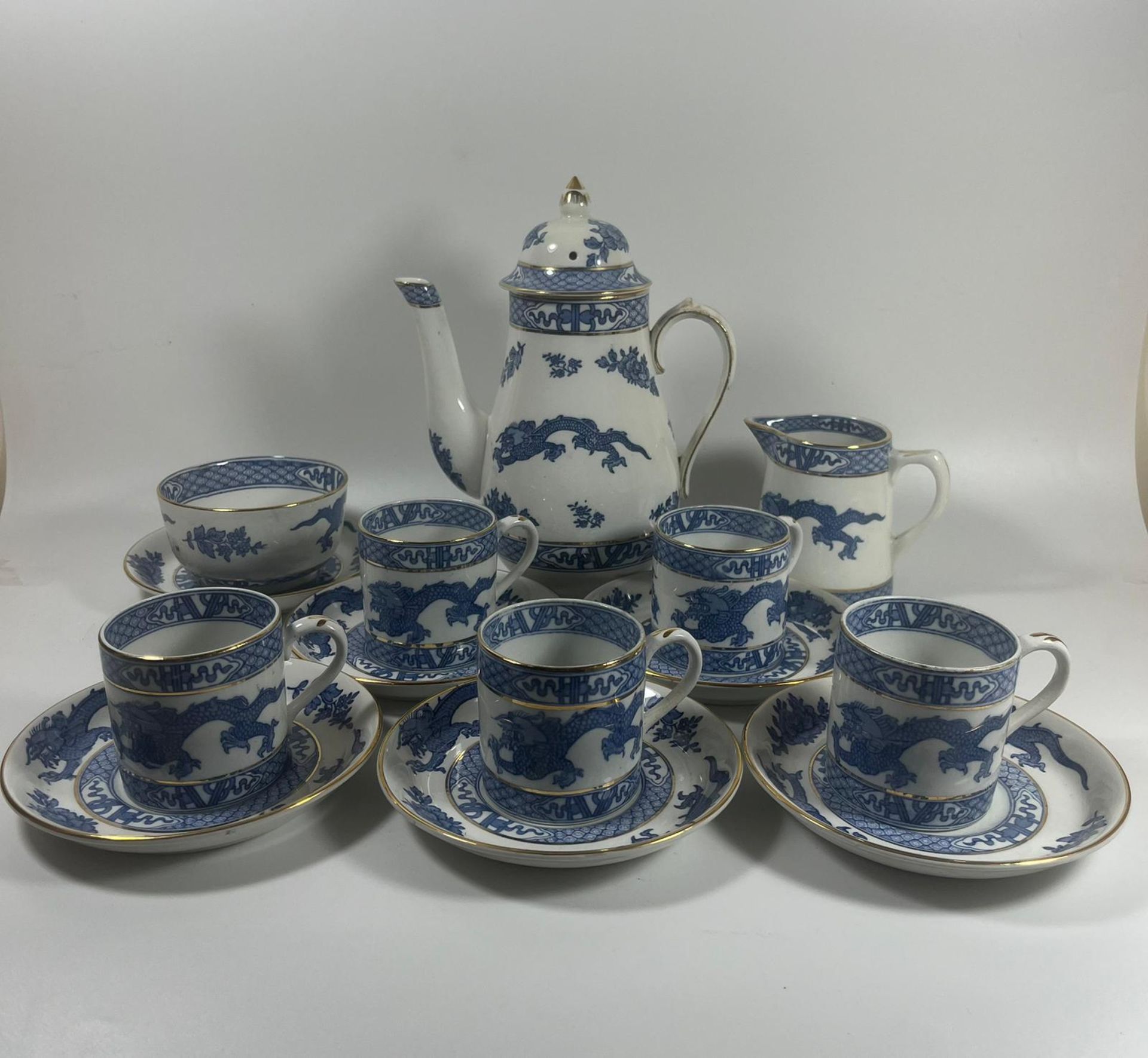 AN ART DECO 1920S BOOTHS BLUE AND WHITE DRAGON PATTERN TEA SET, TEAPOT HEIGHT 19 CM - Image 5 of 6