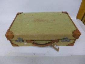 A WORLD WAR II MILITARY D-MOB SUITCASE