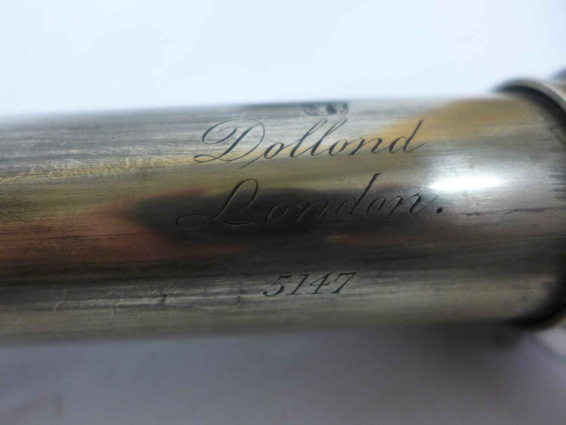 A GOOD EARLY TO MID 19TH CENTURY FOUR DRAW TELESCOPE BY DOLLAND OF LONDON, SERIAL NUMBER 5147, - Image 2 of 6