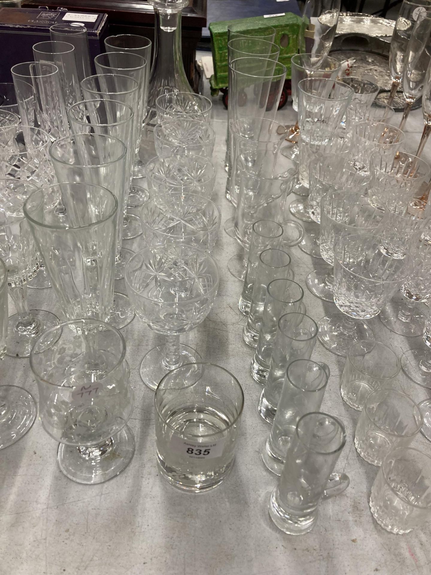 A VERY LARGE QUANTITY OF GLASSES, SOME CUT GLASS, TO INCLUDE CHAMPAGNE FLUTES, WINE, SHERRY, PORT, - Image 3 of 5