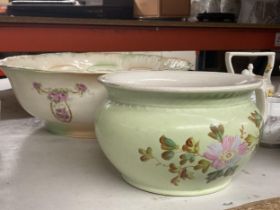 A CROWN DEVON WASH JUG AND FURTHER VINTAGE WASH BOWL