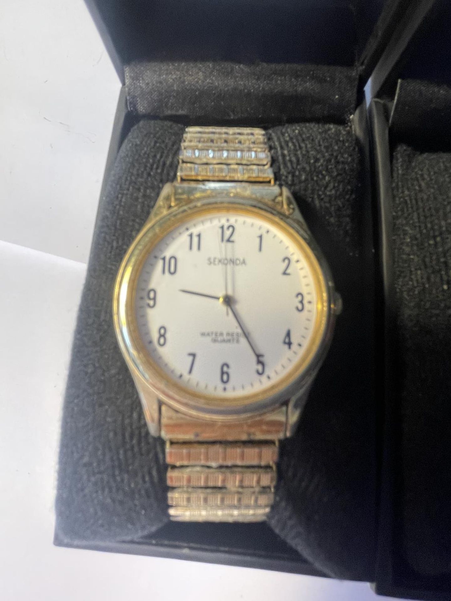 TWO SEKONDA WRIST WATCHES IN PRESENTATION BOXES SEEN WORKING BUT NO WARRANTY - Image 2 of 4