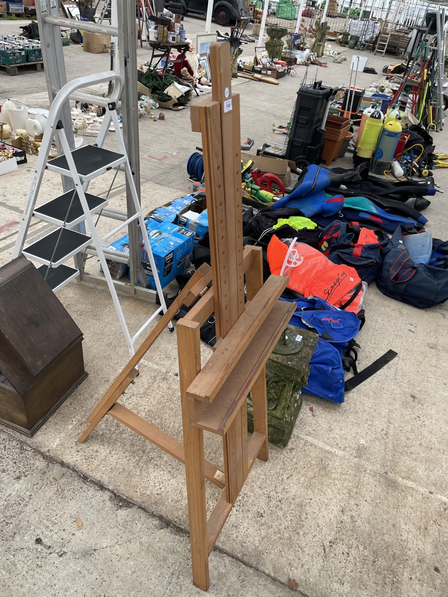 A LARGE WOODEN ARTISTS EASEL