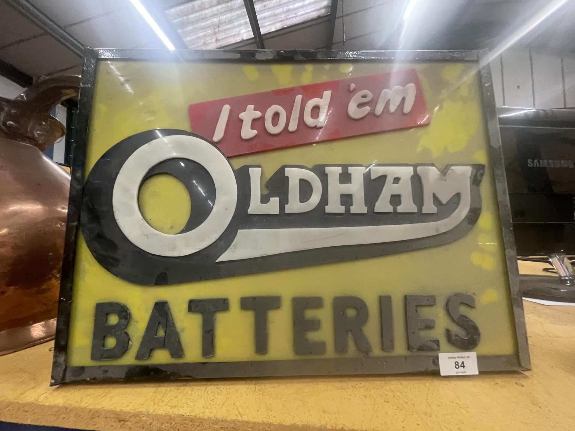 AN OLDHAM BATTERIES 'I TOLD 'EM' ILLUMINATED BOX SIGN - Image 2 of 3