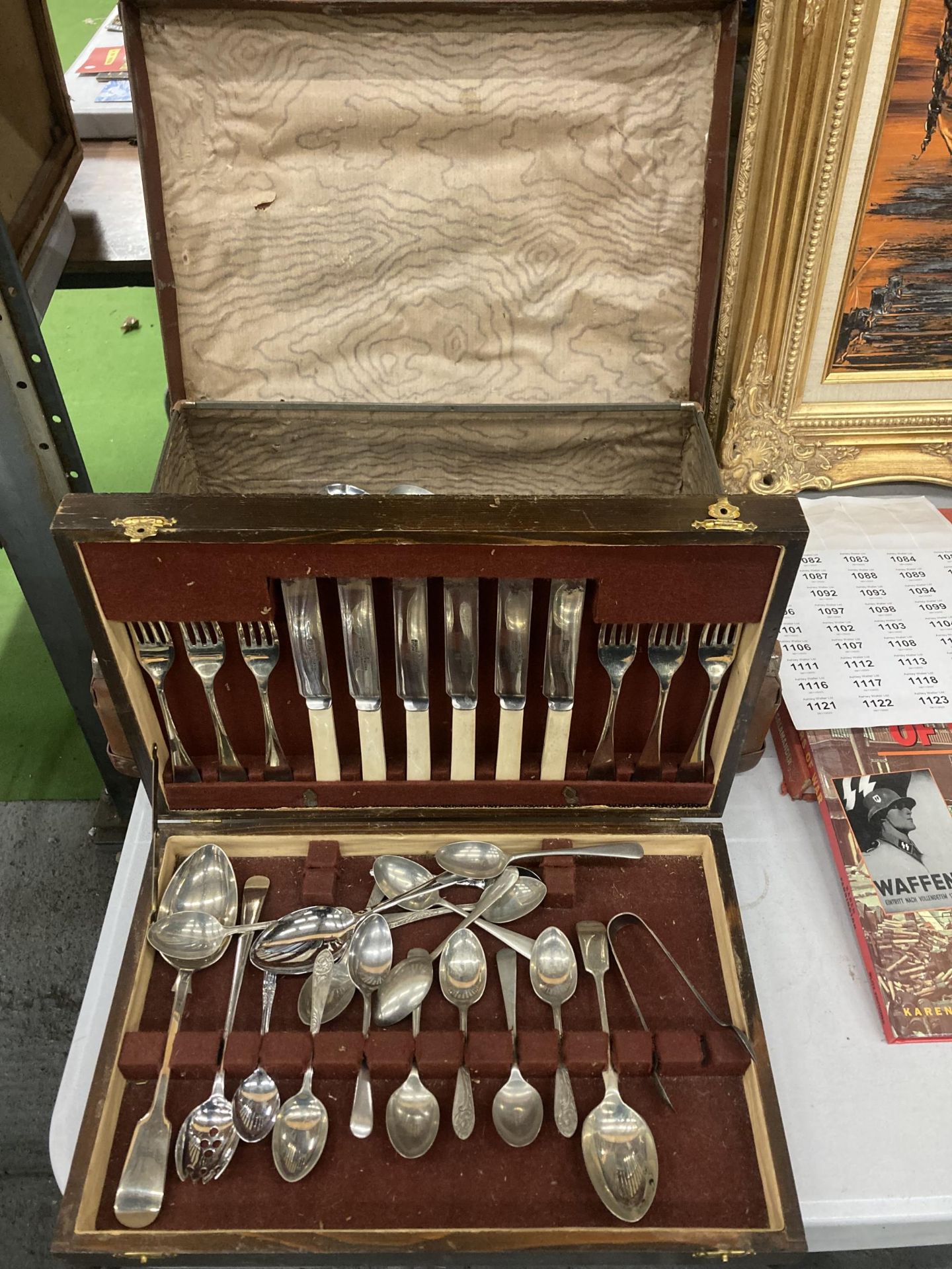 A VINTAGE CASED SILVER PLATED PART CANTEEN OF CUTLERY AND VINTAGE CASE OF ASSORTED EPNS ETC