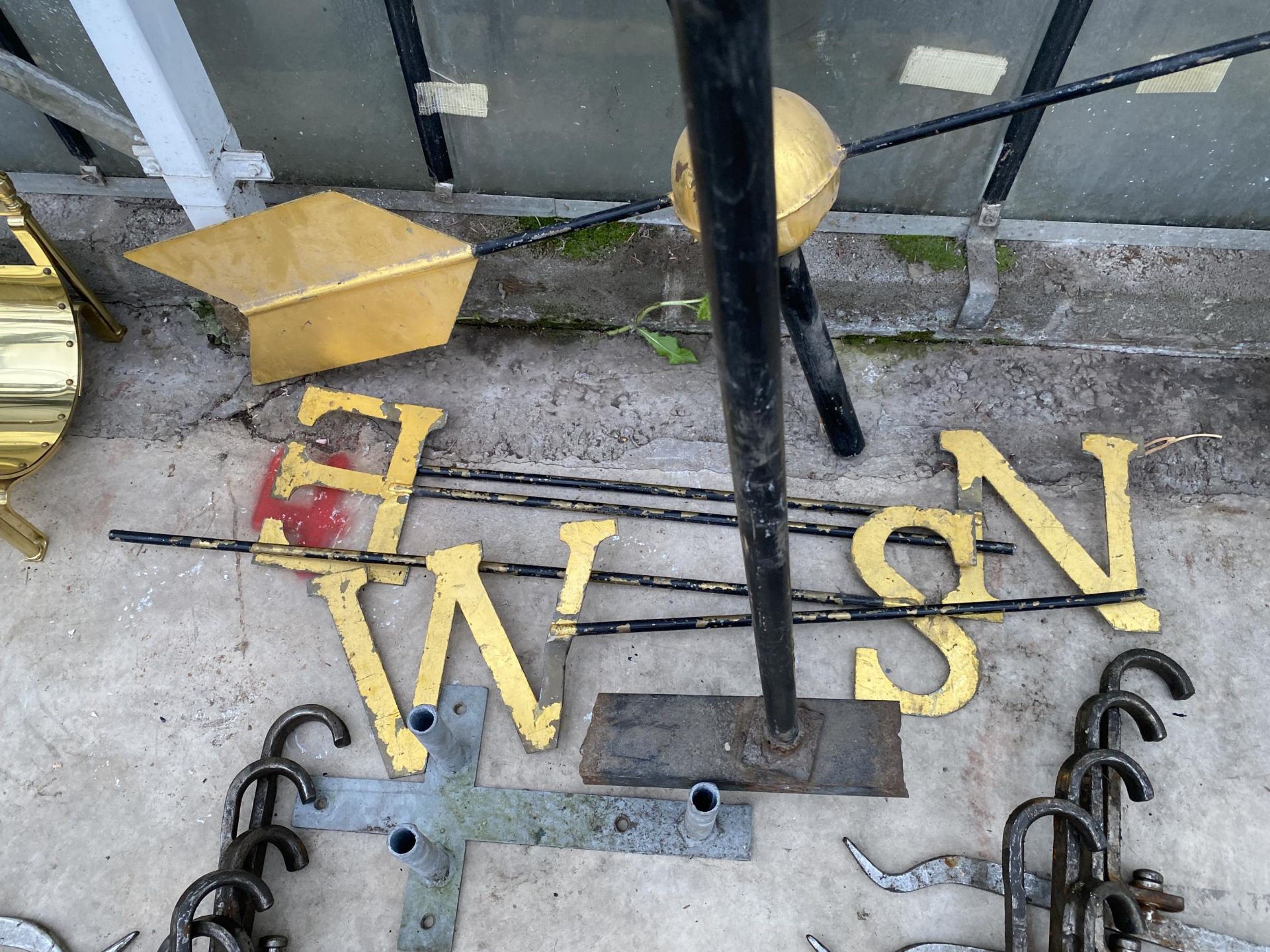 A HANDMADE BRASS AND COPPER WEATHER VANE, LETTERS AND POLE ARE BRASS, THE CROWN AND THE LION ARE - Image 3 of 4