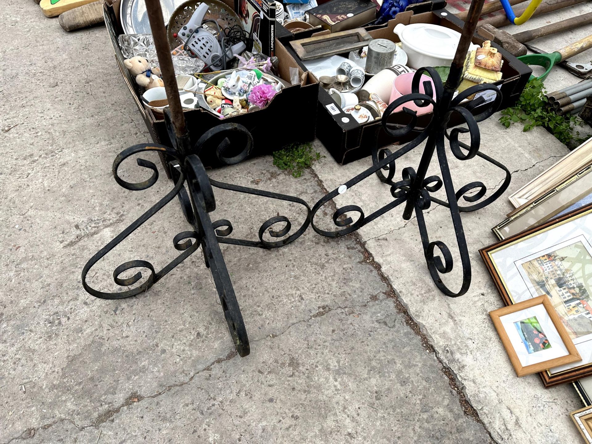 TWO DECORATIVE METAL PLANT STANDS - Image 2 of 3