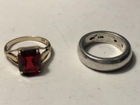 A 9 CARAT GOLD RING WITH RED STONE SIZE L AND SILVER RING WITH SMALL COLOURED STONES