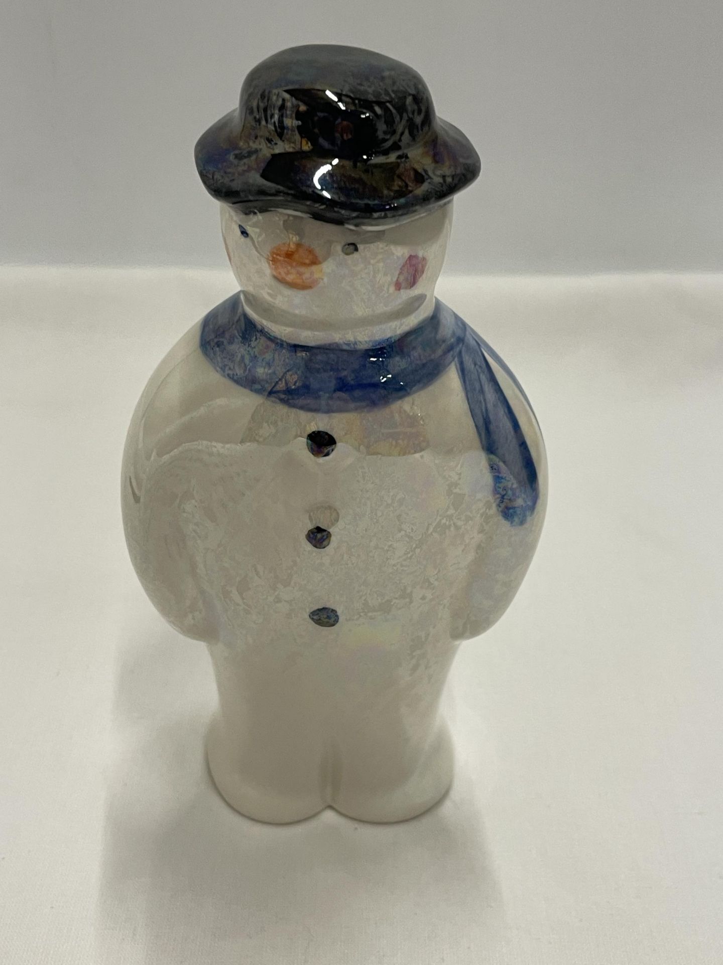 AN ANITA HARRIS HAND PAINTED AND SIGNED IN GOLD SNOWMAN FIGURE
