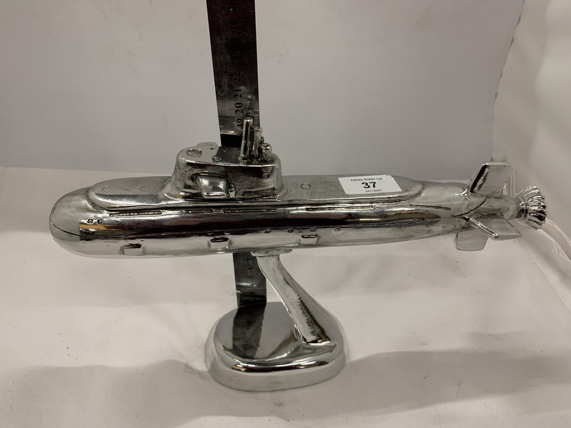 A CHROME MODEL OF A SUBMARINE ON STAND, HEIGHT 19.5CM - Image 4 of 4