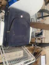 AN ASSORTMENT OF HOUSEHOLD CLEARANCE ITEMS TO INCLUDE SPRINGS AND CHAIRS ETC