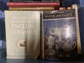 A COLLECTION OF ANTIQUE AND OTHER REFERENCE AND COLLECTORS BOOKS