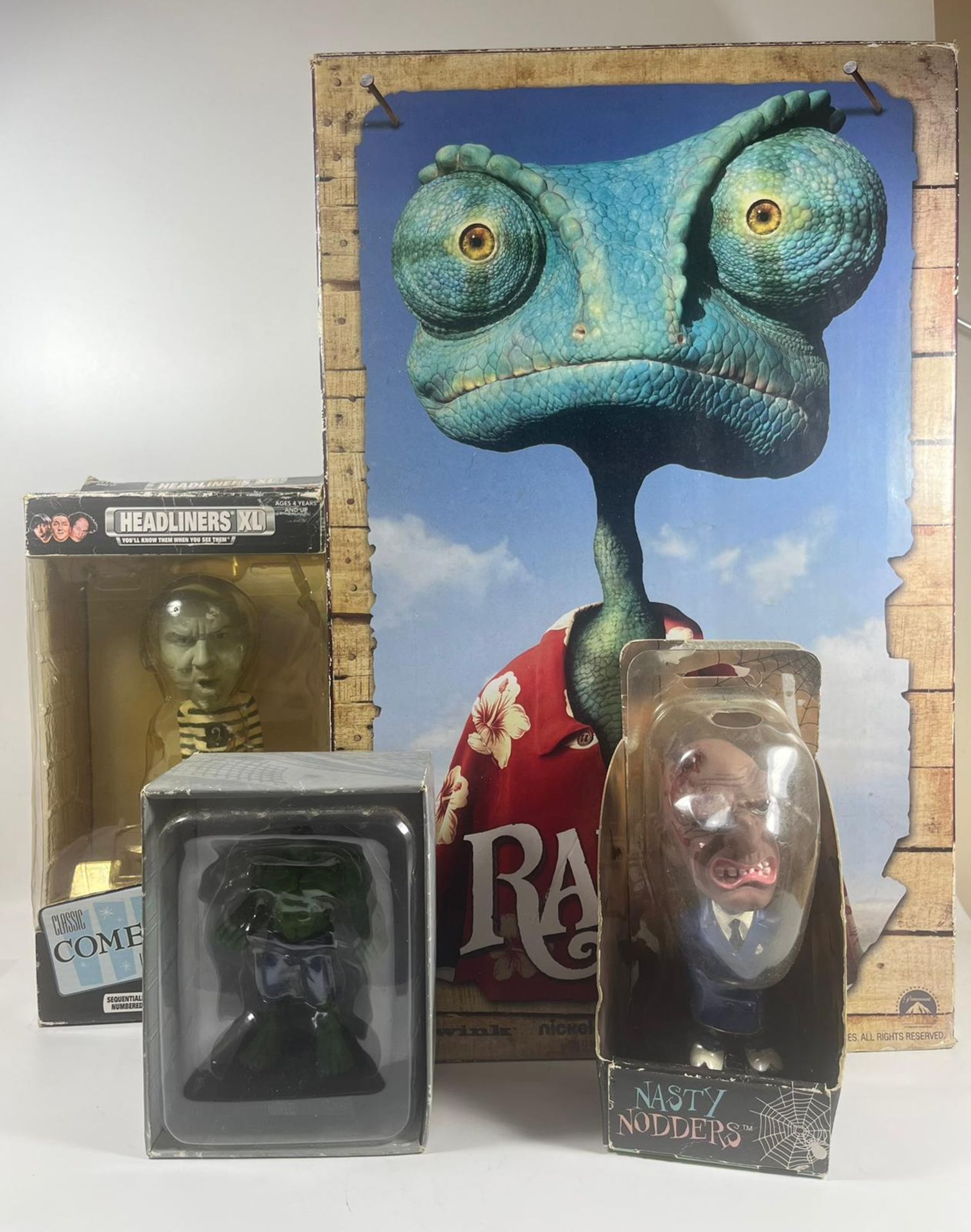 A GROUP OF FOUR BOXED ITEMS, EAGLEMOSS MARVEL SPECIAL HULK LEAD FIGURE, THREE SCROOGES XL - Image 4 of 5