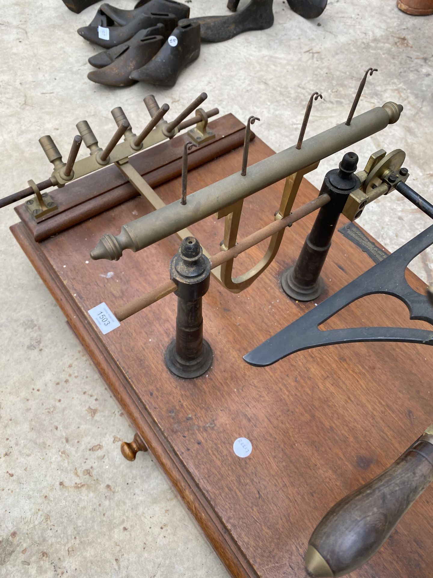 A VINTAGE INDUSTRIAL SCRATCH BUILT YARN SPINNING MACHINE BEARING THE NAME GOODBRAND & CO LTD - Image 6 of 8