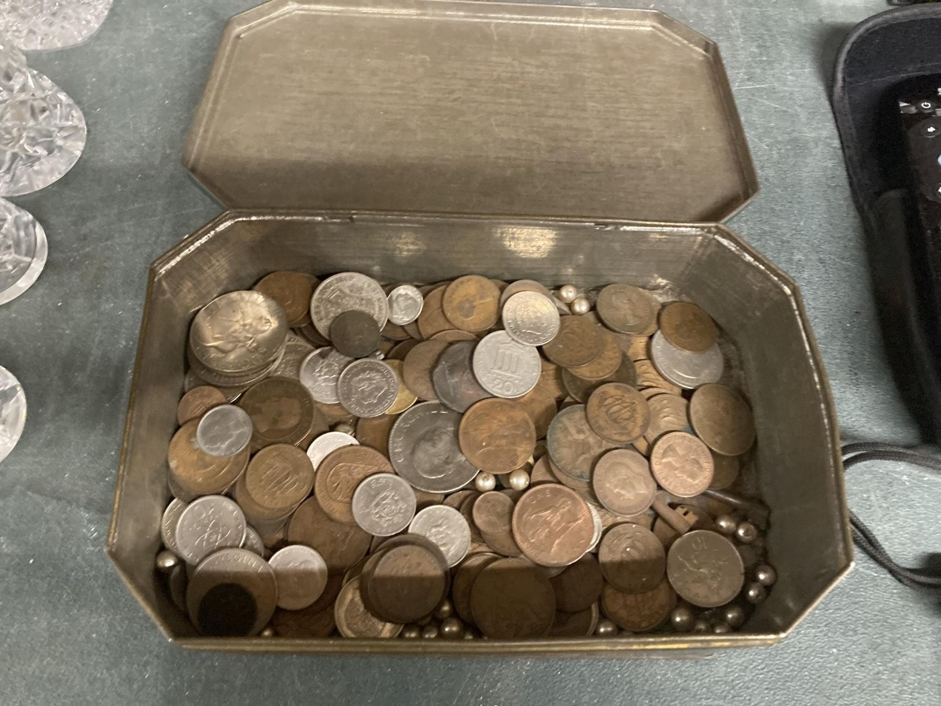 A BOX OF ASSORTED MAINLY BRITISH COINS, COPPERS ETC