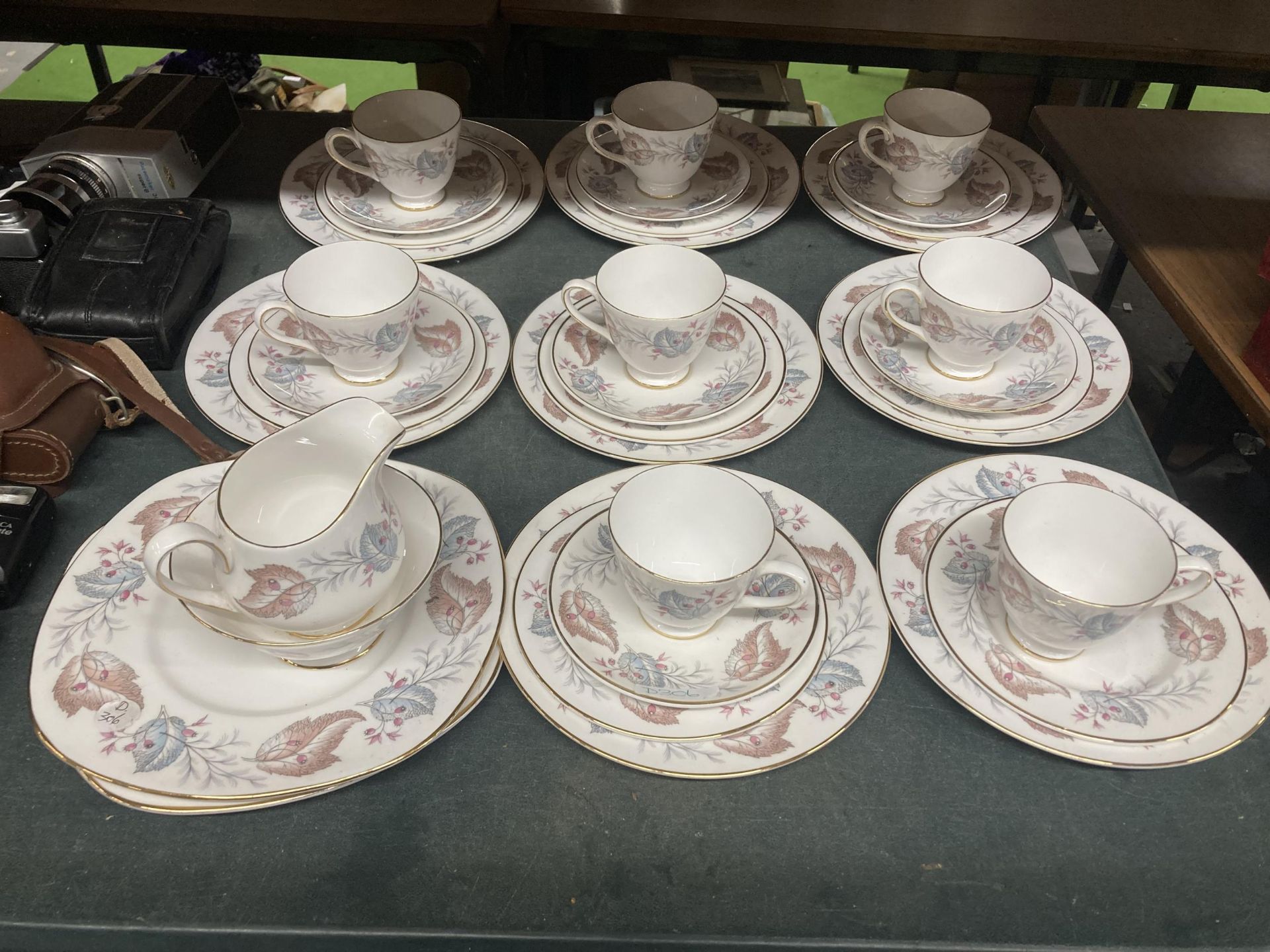 A QUANTITY OF TUSCAN 'SHERWOOD' CHINA TEAWARE TO INCLUDE CAKE PLATES, A CREAM JUG, SUGAR BOWL, CUPS,