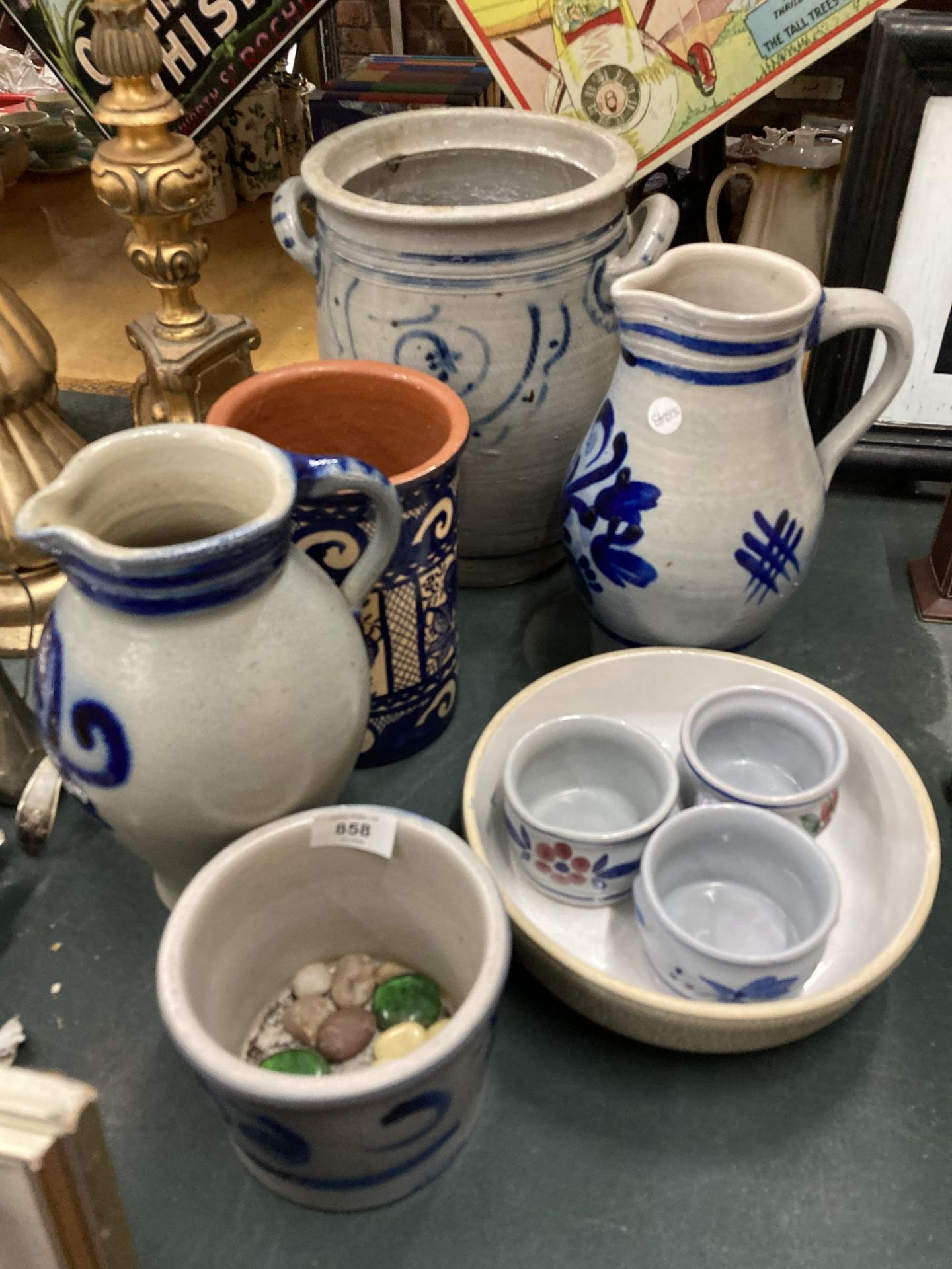 A QUANTITY OF STUDIO POTTERY STYLE STONEWARE TO INCLUDE A LARGE POT, JUGS, BOWLS, A VASE AND PLANTER