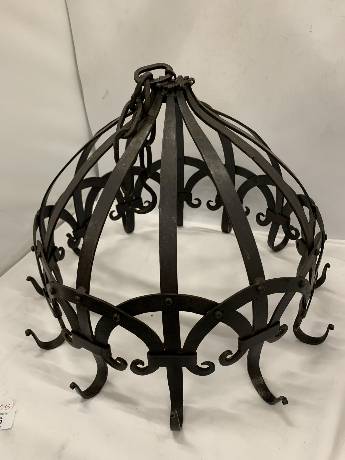 A CAST METAL HANGING GARDEN LANTERN - Image 2 of 3