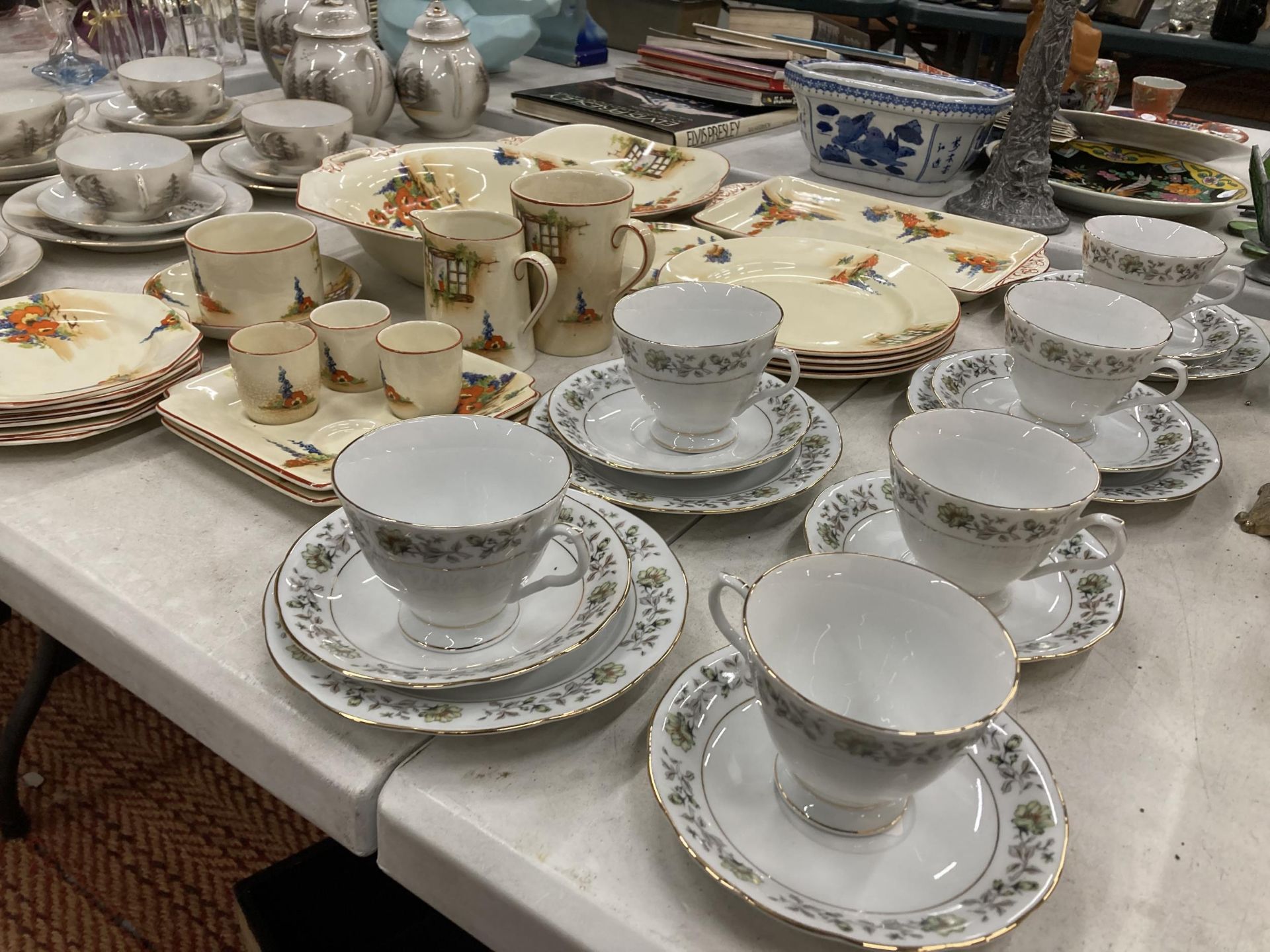 TWO VINTAGE PART TEA SETS - BONE CHINA FLORAL EXAMPLE AND LEIGHTON OLD COTTAGE WINDOW PATTERN - Image 4 of 6