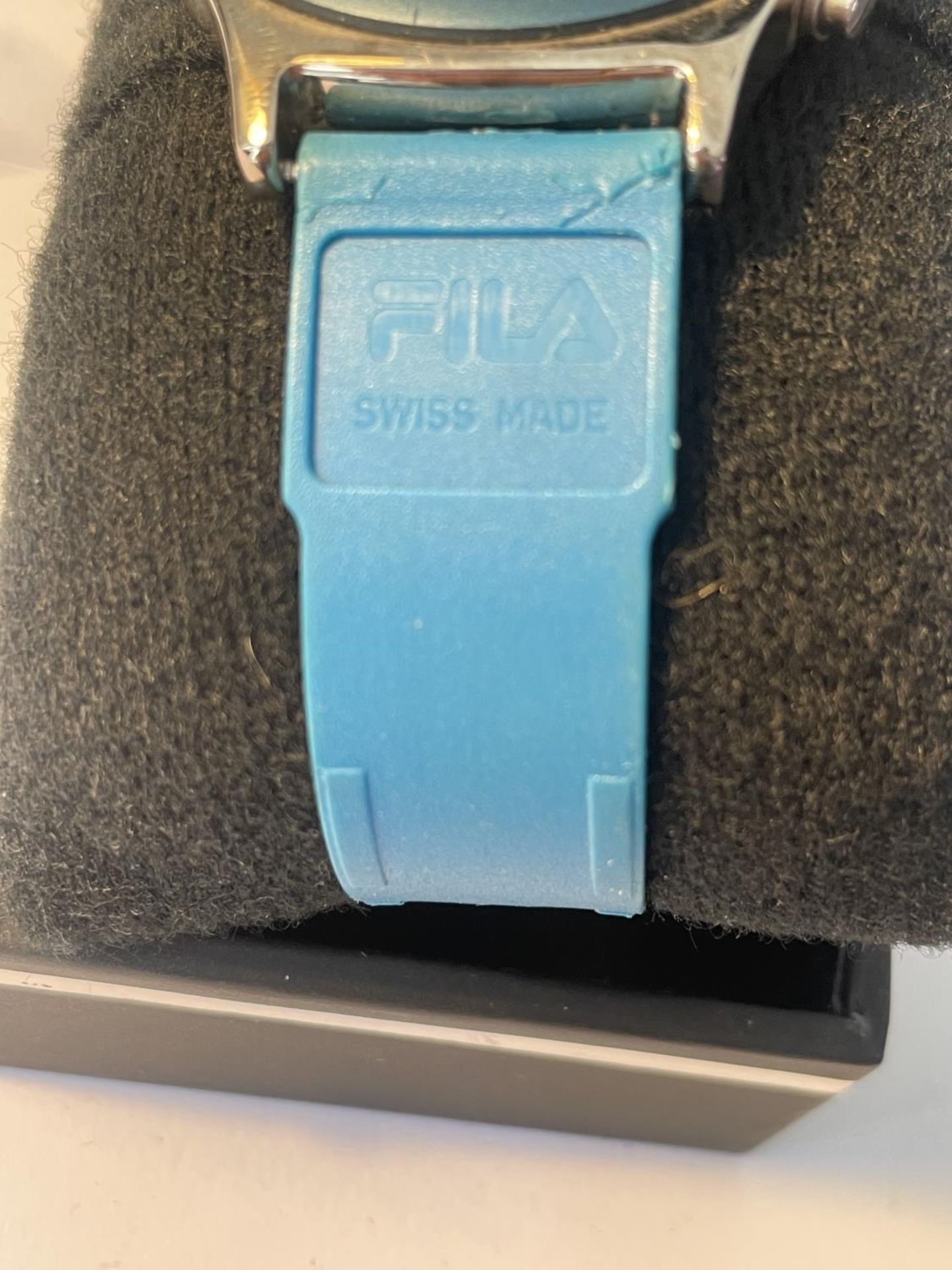 A SEKONDA WATCH WITH FILA STRAP IN A PRESENTATION BOX SEEN WORKING BUT NO WARRANTY - Image 3 of 4