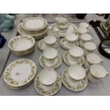 A VINTAGE DUCHESS 'GREENSLEEVES' PART DINNER SERVICE TO INCLUDE VARIOUS SIZES OF PLATES, BOWLS,