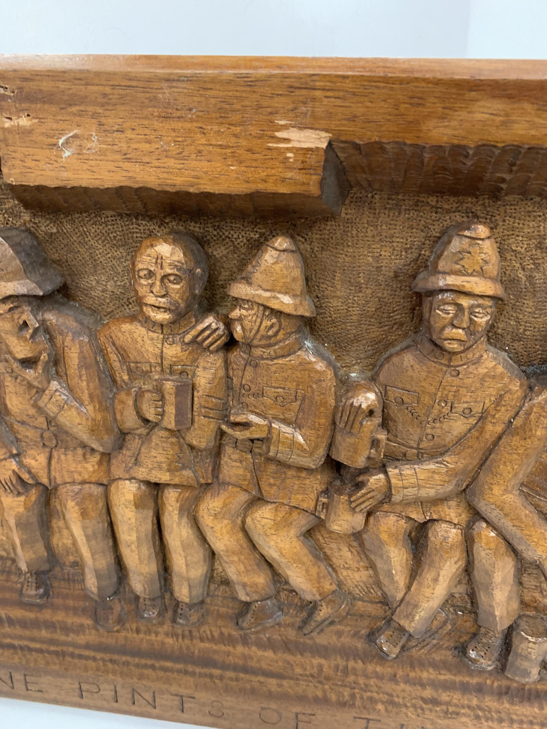 A LARGE CARVED WOODEN 'THE NINE PINTS OF THE LAW' POLICEMAN PLAQUE - Image 4 of 5