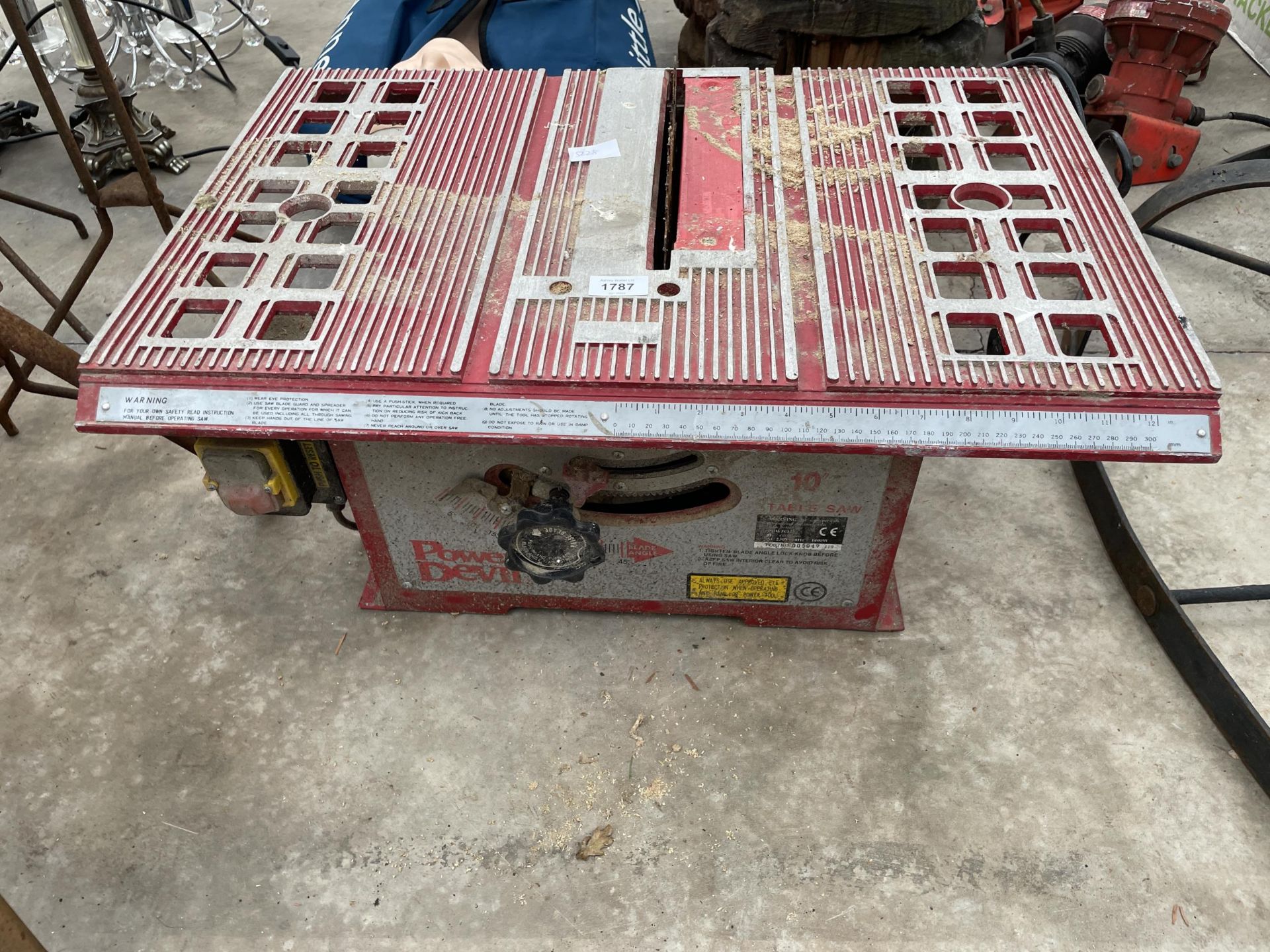 A POWER DEVIL ELECTRIC TABLE SAW