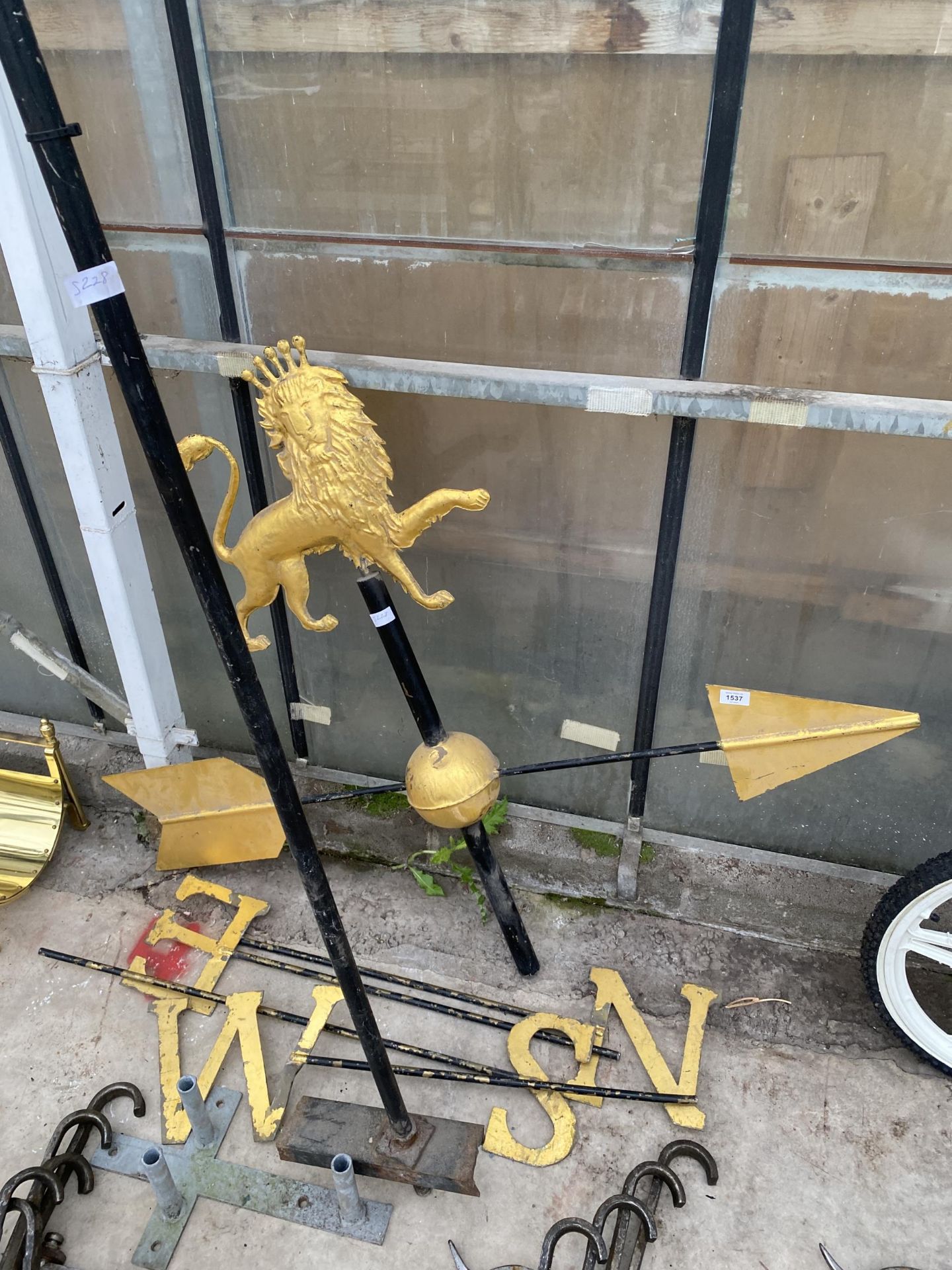 A HANDMADE BRASS AND COPPER WEATHER VANE, LETTERS AND POLE ARE BRASS, THE CROWN AND THE LION ARE - Image 2 of 4