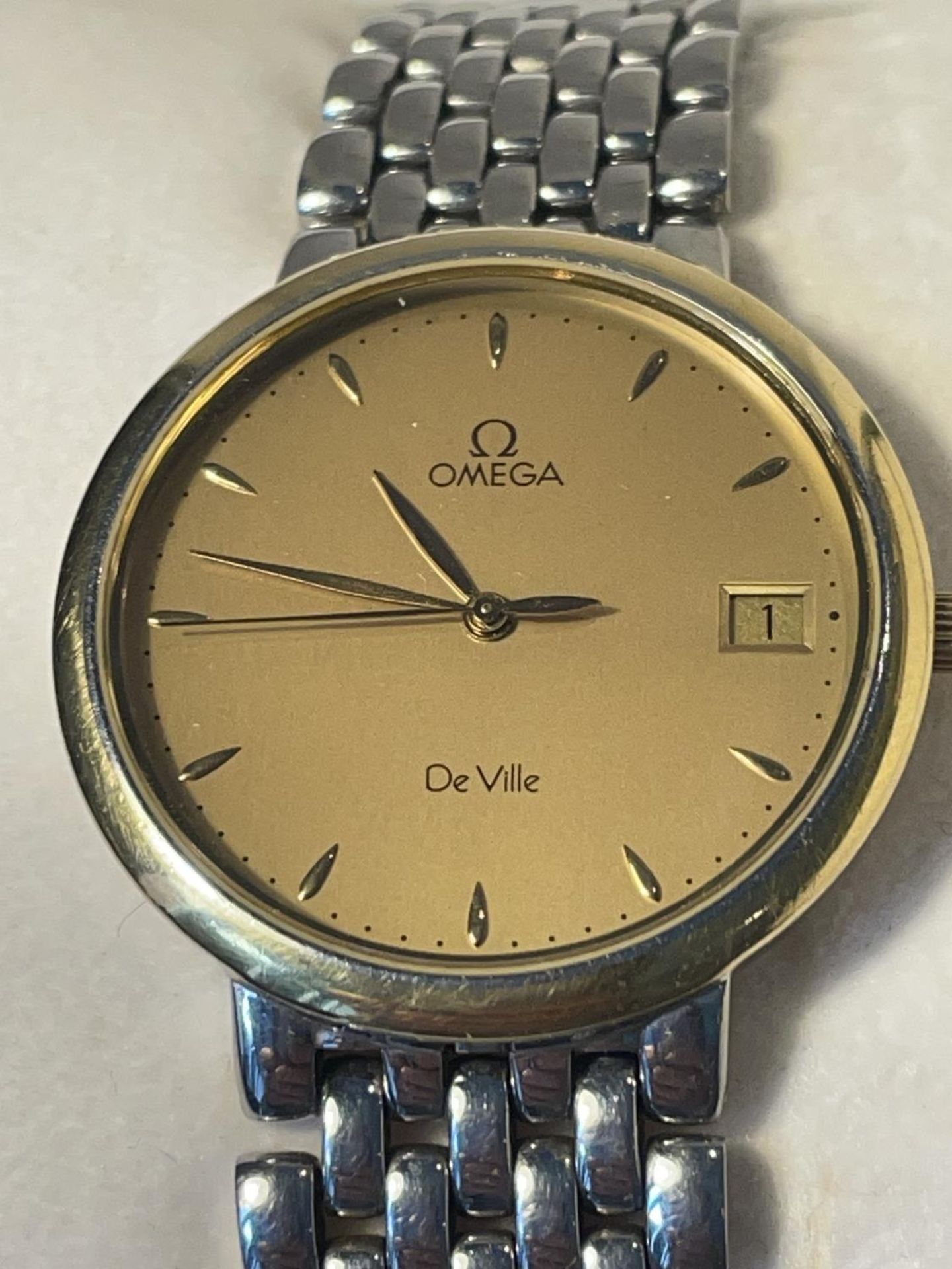 AN OMEGA DE VILLE WRIST WATCH WITH PRESENTATION BOX, OPERATING INSTRUCTIONS AND FURTHER PAPERWORK. - Image 3 of 9