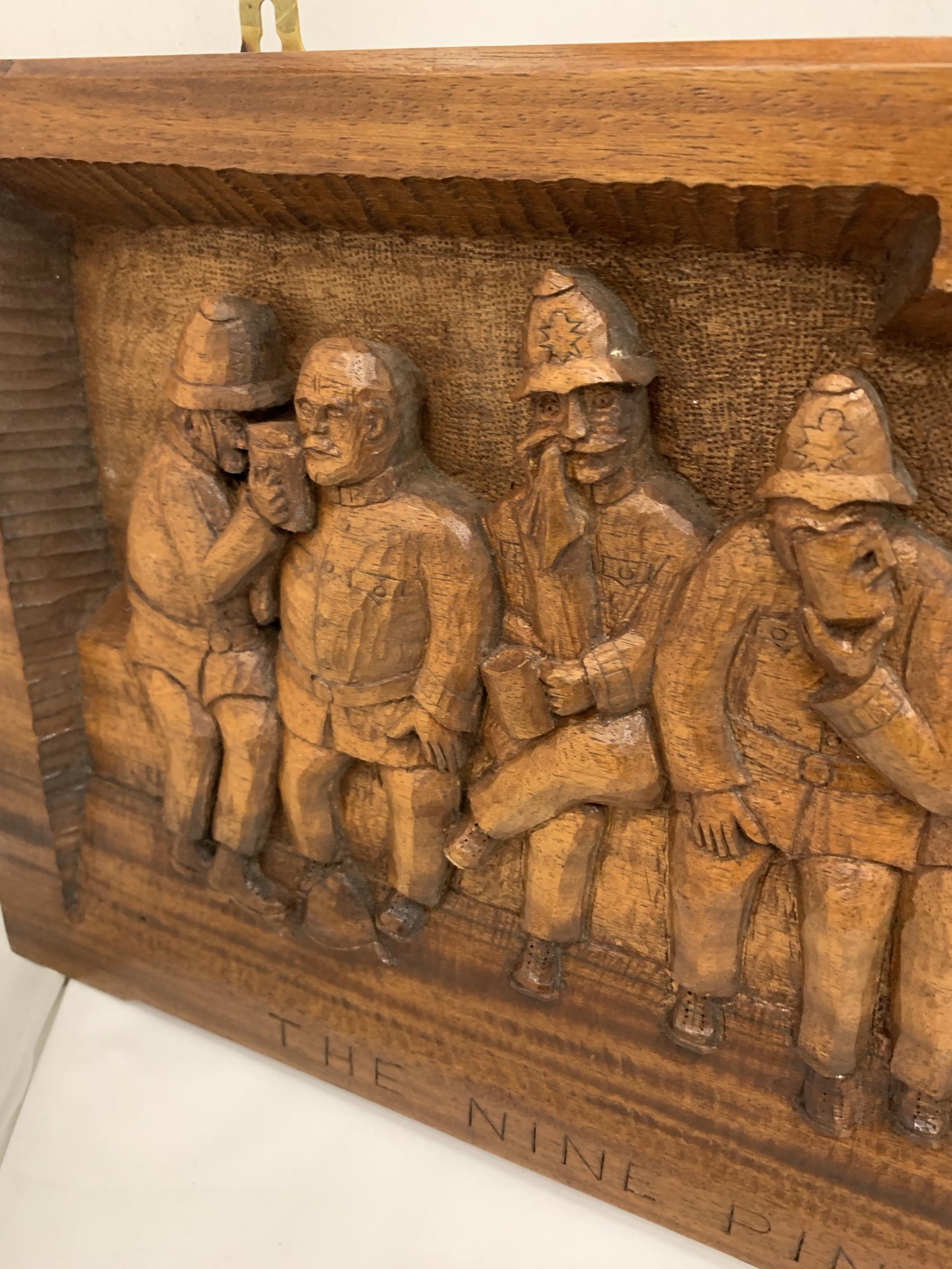 A LARGE CARVED WOODEN 'THE NINE PINTS OF THE LAW' POLICEMAN PLAQUE - Image 3 of 5