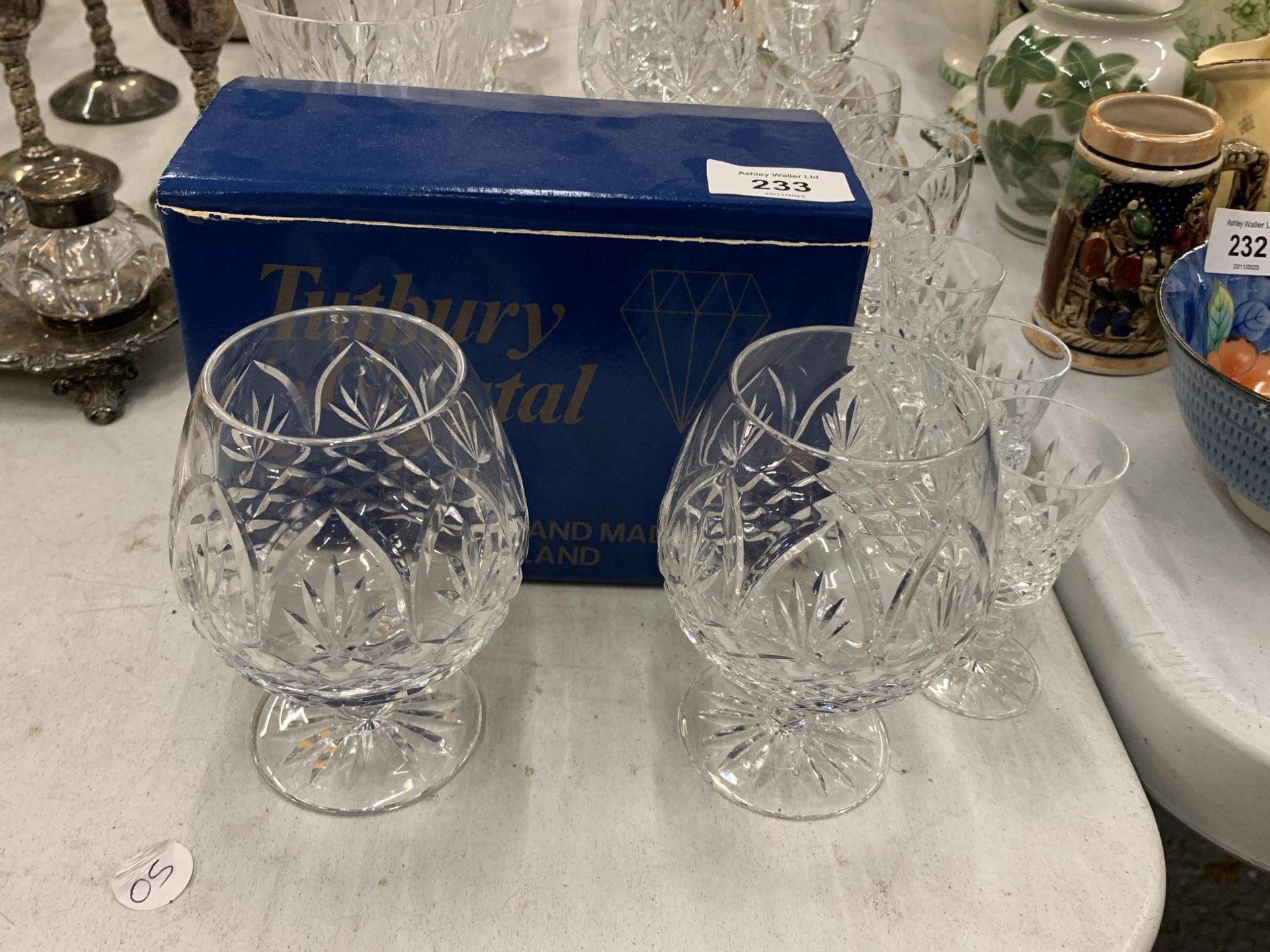 A LARGE QUANTITY OF GLASSES TO INCLUDE A PAIR OF BOXED TUTBURY CRYSTAL BRANDY GLASSES, WINE, - Image 2 of 5