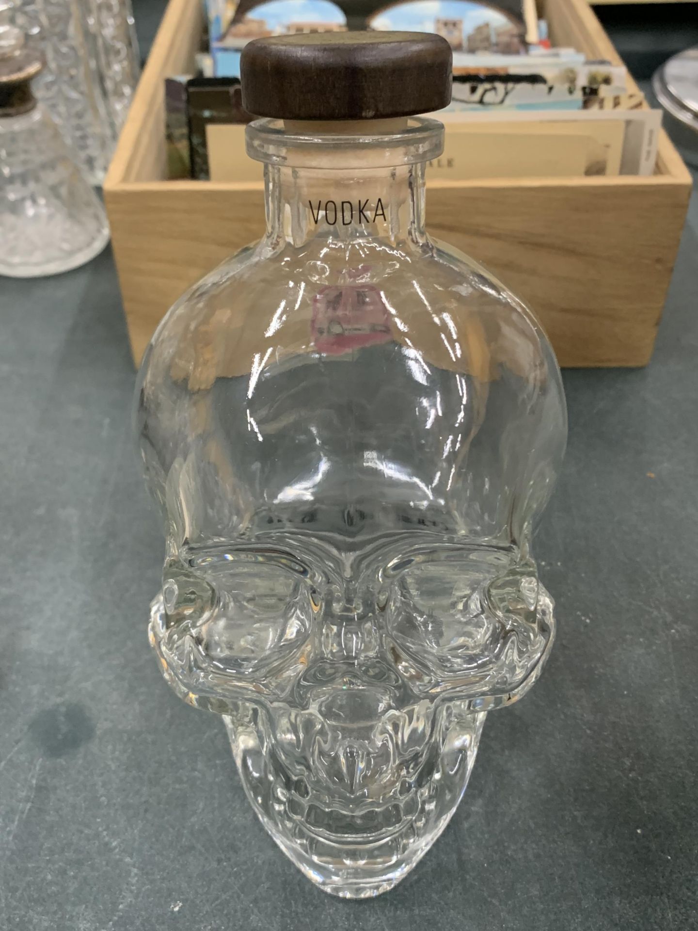 A CRYSTAL HEAD DOUBLE THICKNESS GLASS SKULL, HEIGHT 17CM - Image 2 of 4