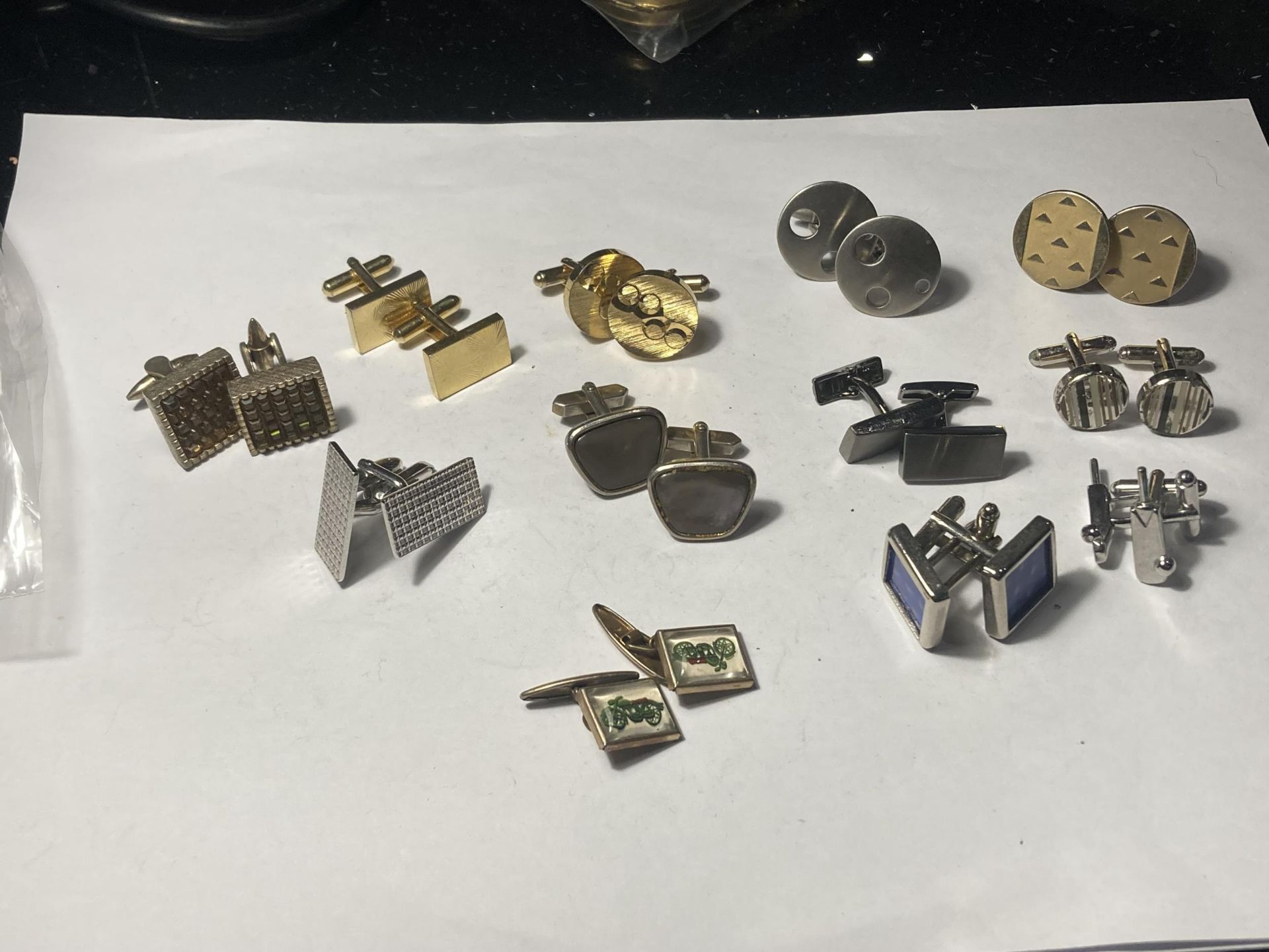 TWELVE PAIRS OF VINTAGE CUFF LINKS