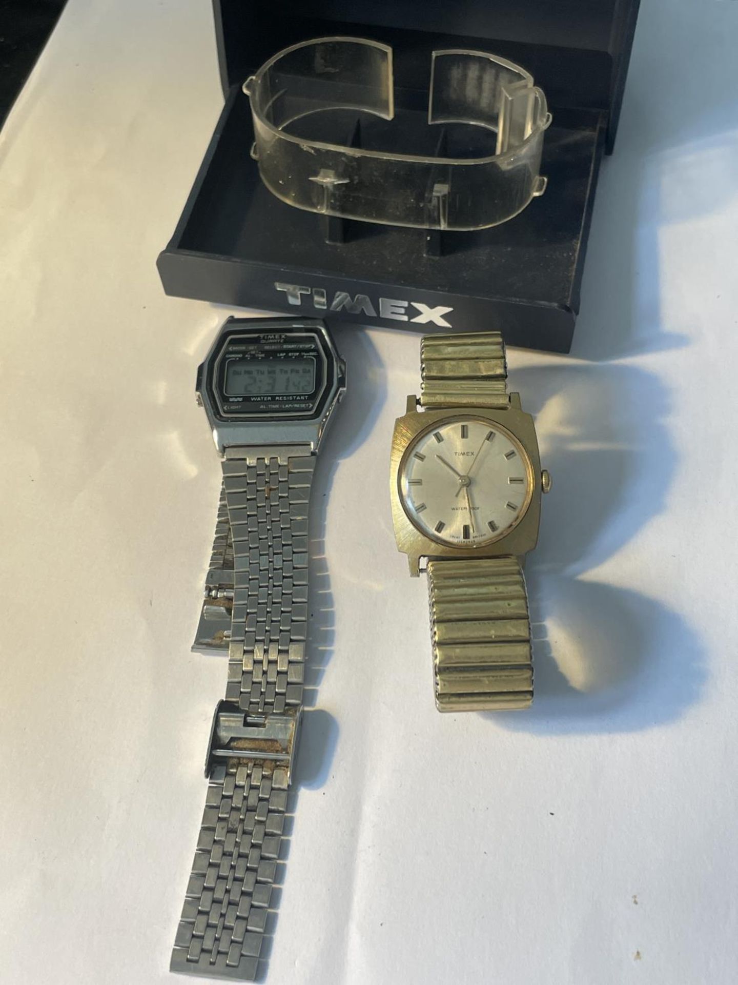 TWO VINTAGE TIMEX WATCHES TO INCLUDE A DIGITAL AND A PRESENTATION BOX