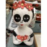 AN UNUSUAL VINTAGE VOODOO DOLL, HEIGHT 31CM