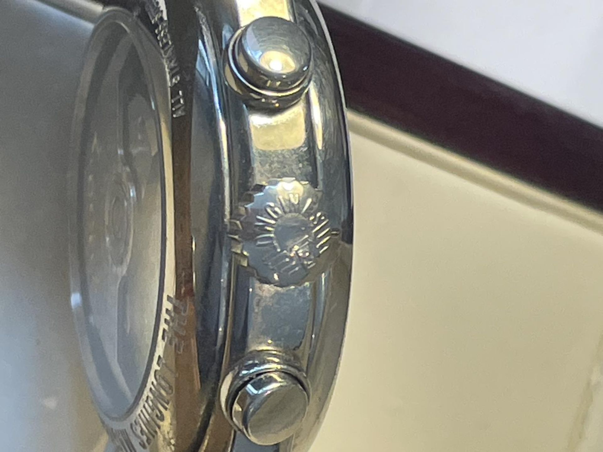 A GENTS LONGINES MASTER COLLECTION CHRONOGRAPH STEEL WATCH ON A LEATHER STRAP, SILVERED DIAL, ARABIC - Image 6 of 6