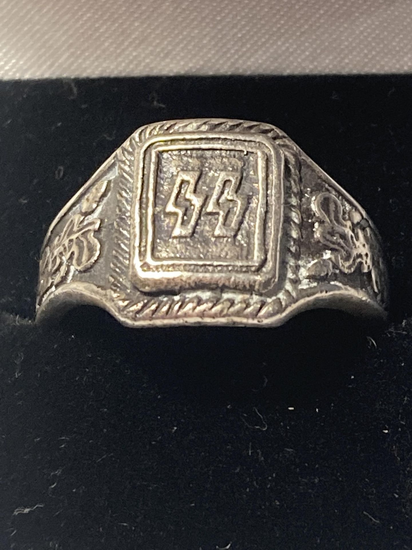 A SILVER GERMAN RING - Image 2 of 3