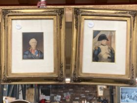 A PAIR OF GILT FRAMED PRINTS OF MILITARY FIGURES