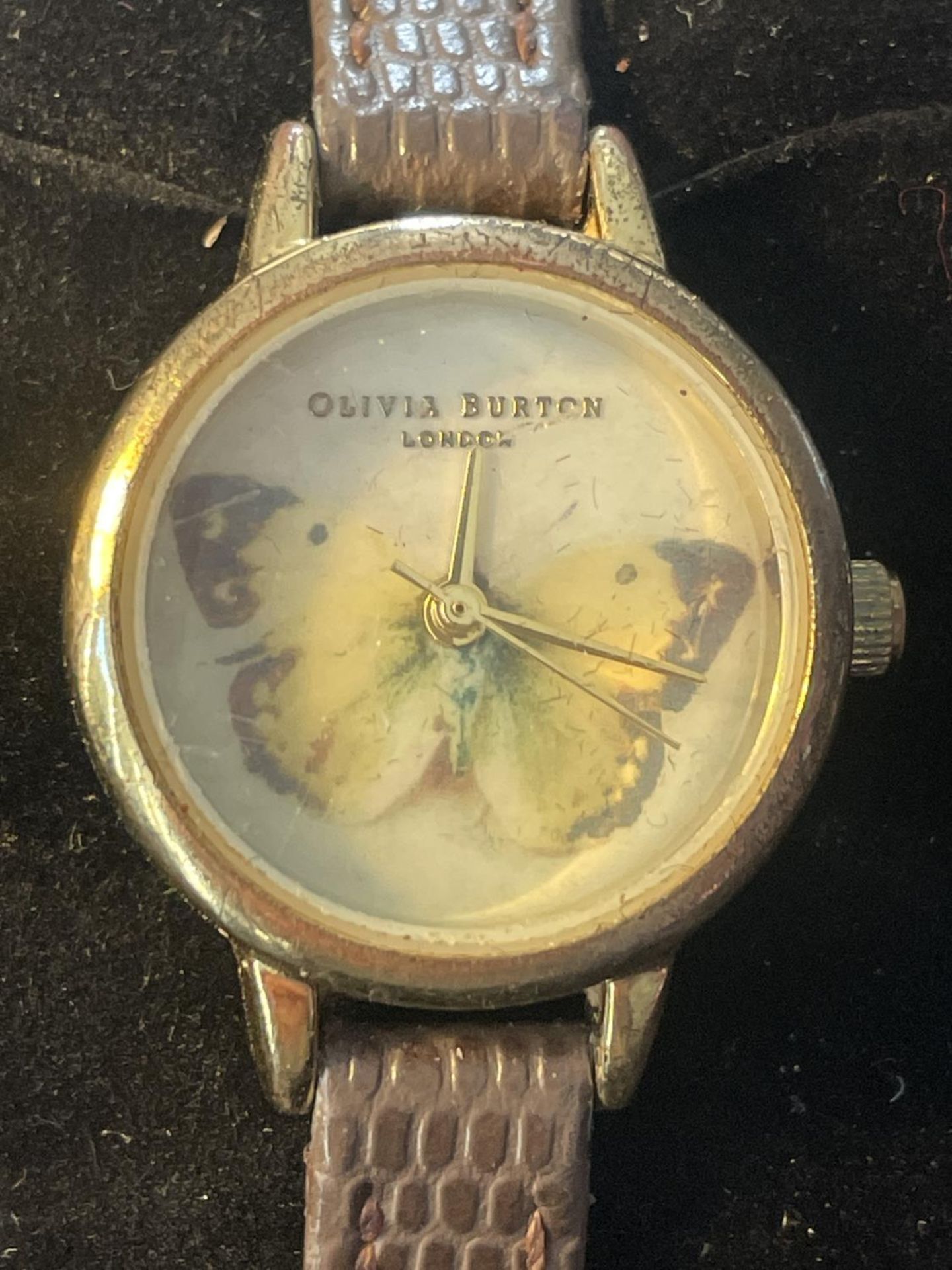 AN AS NEW AND BOXED OLIVIA BURTON BUTTERFLY WATCH SEEN WORKING BUT NO WARRANTY - Image 2 of 3