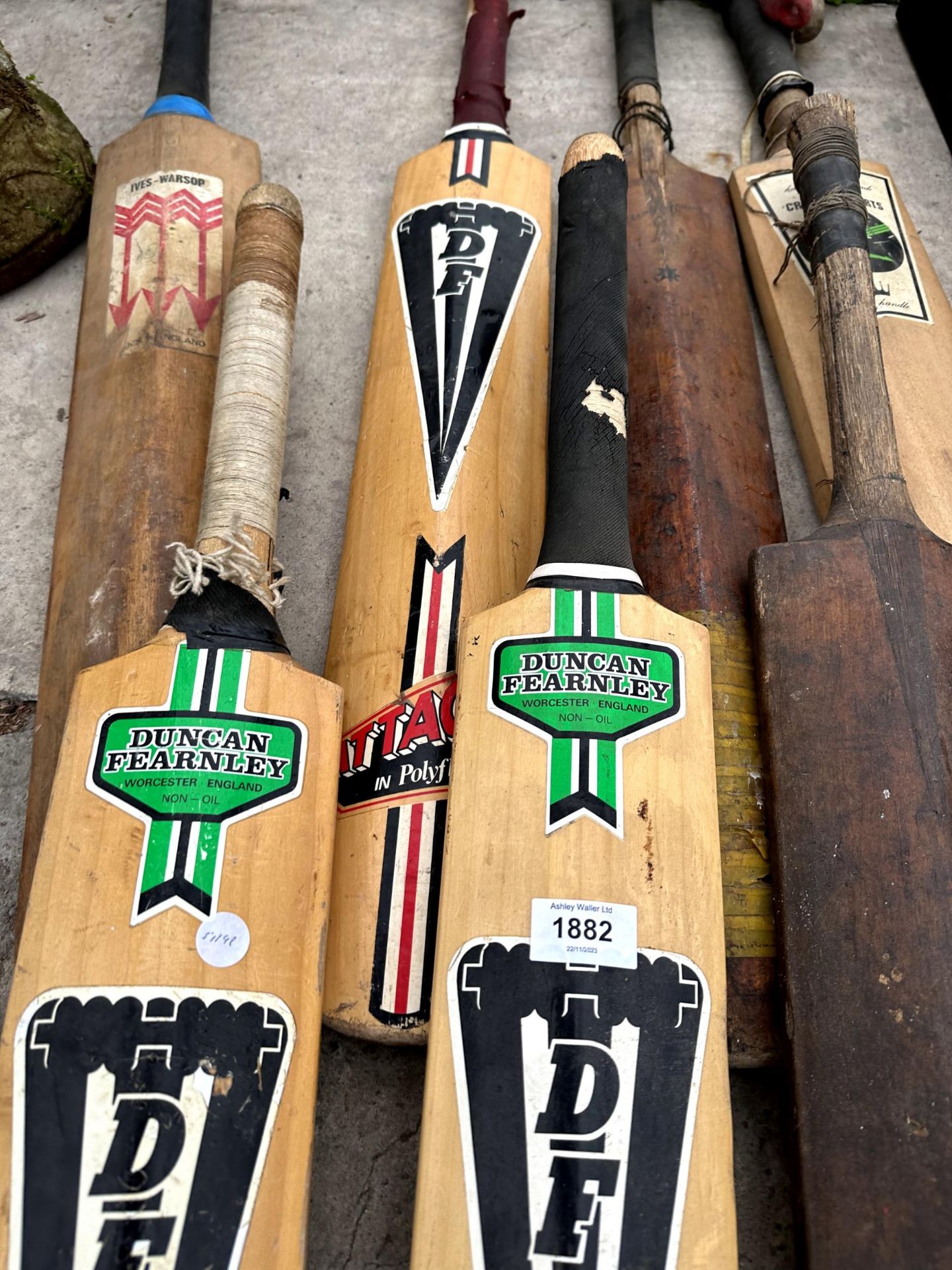 SEVEN VARIOUS VINTAGE AND MODERN CRICKET BATS - Image 2 of 2