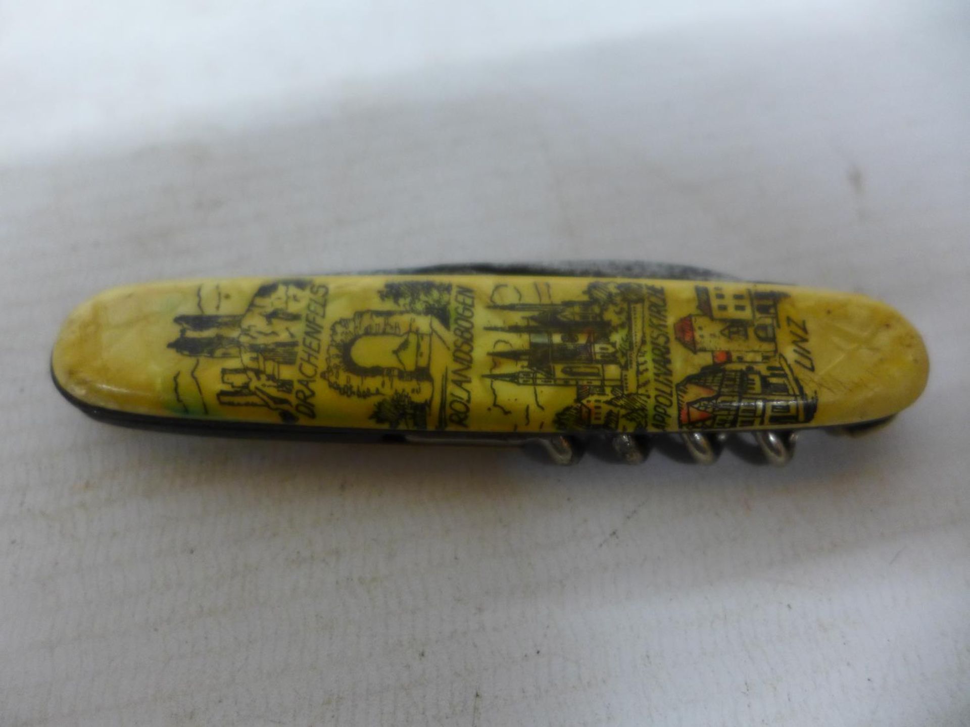 A VINTAGE GERMAN SOUVENIR POCKET KNIFE