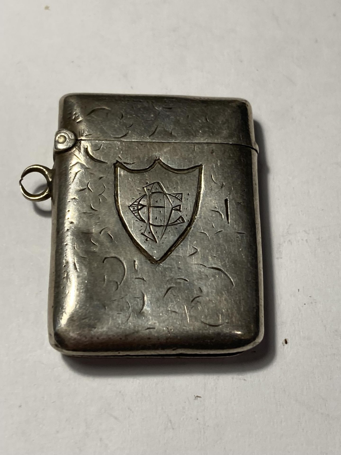 A HALLMARKED BIRMINGHAM SILVER VESTA CASE