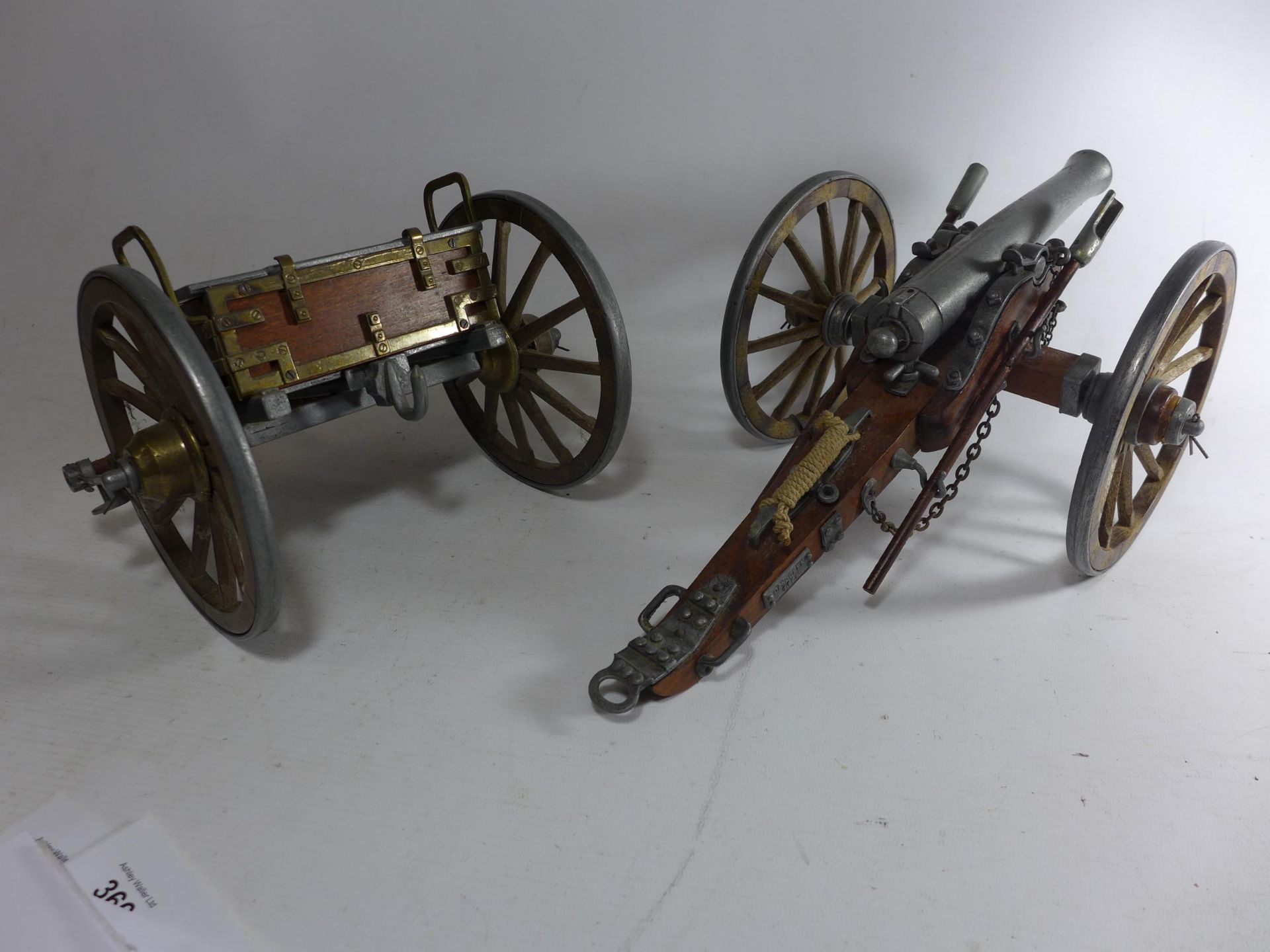 A MODEL OF A NAPOLEONIC WAR CANON AND TENDER, LENGTH 70CM - Image 4 of 4