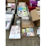 A LARGE ASSORTMENT OF CRAFTING ITEMS TO INCLUDE CARDS AND PAPERS ETC