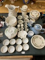A QUANTITY OF DINNERWARE TO INCLUDE ROYAL WORCESTER FOR MARKS AND SPENCER RAMEKINS AND A SERVING