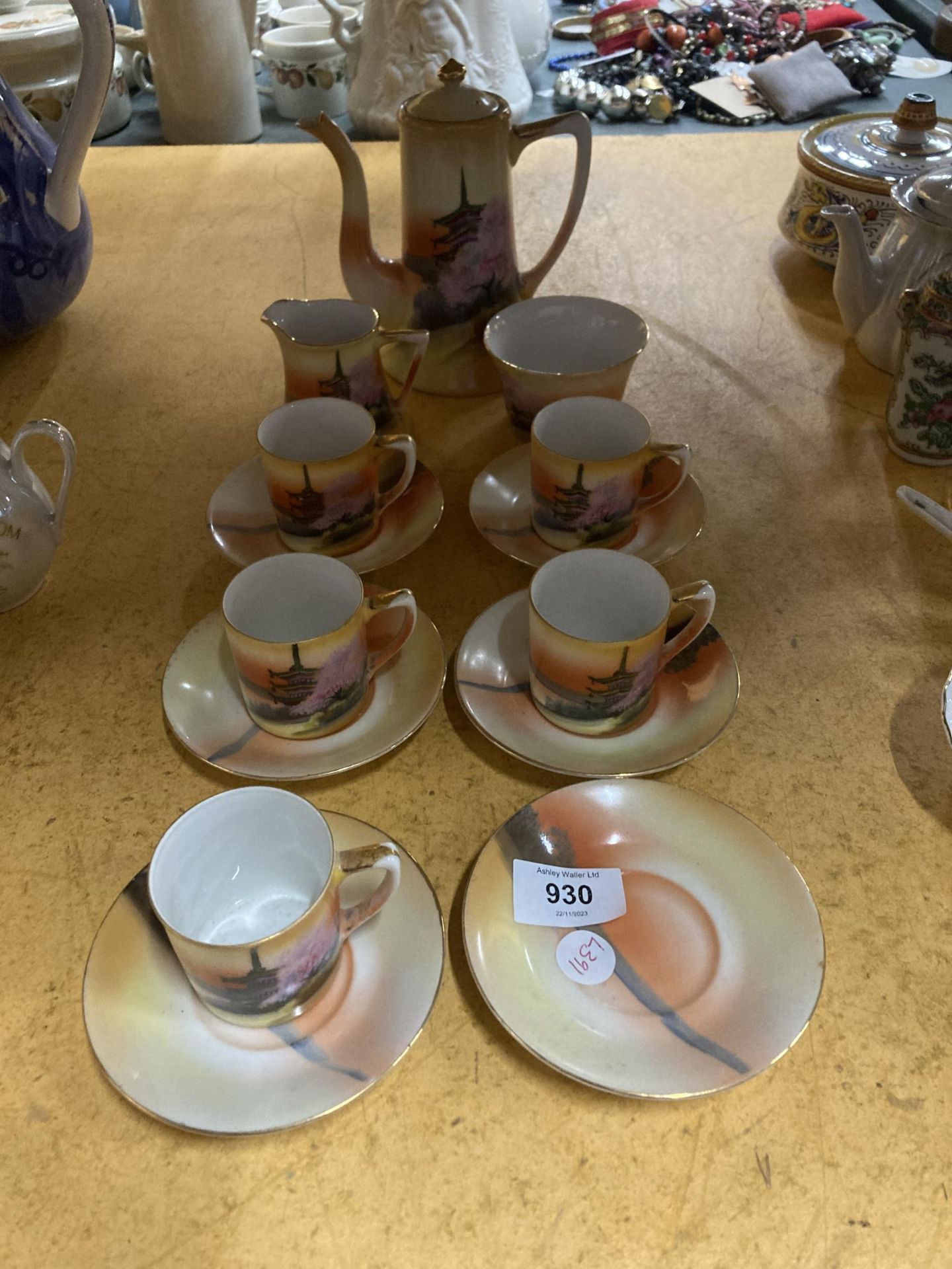 A VINTAGE JAPANESE NORITAKE COFFEE SET TO INCLUDE A COFFEE POT, CREAM JUG, SUGAR BOWL, CUPS MAND