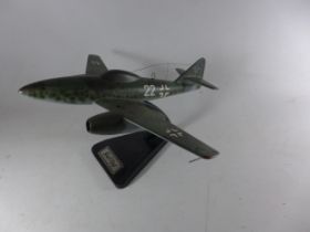 A MODEL OF A WORLD WAR II MESSERSCHMIDT ME 262, WIDTH 42CM