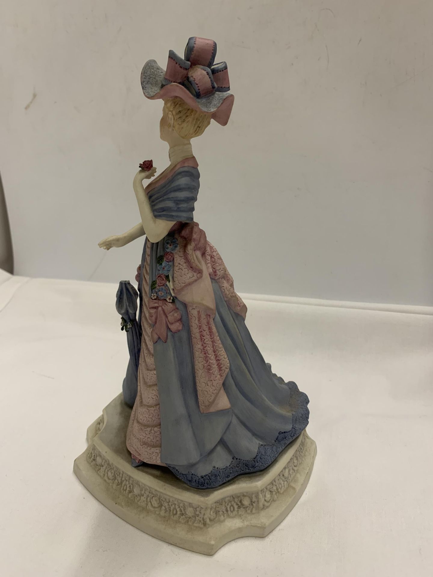 A COALPORT TURN OF THE CENTURY 'ROYAL ENCLOSURE AT ASCOT' LIMITED EDITION FIGURE - Image 2 of 6