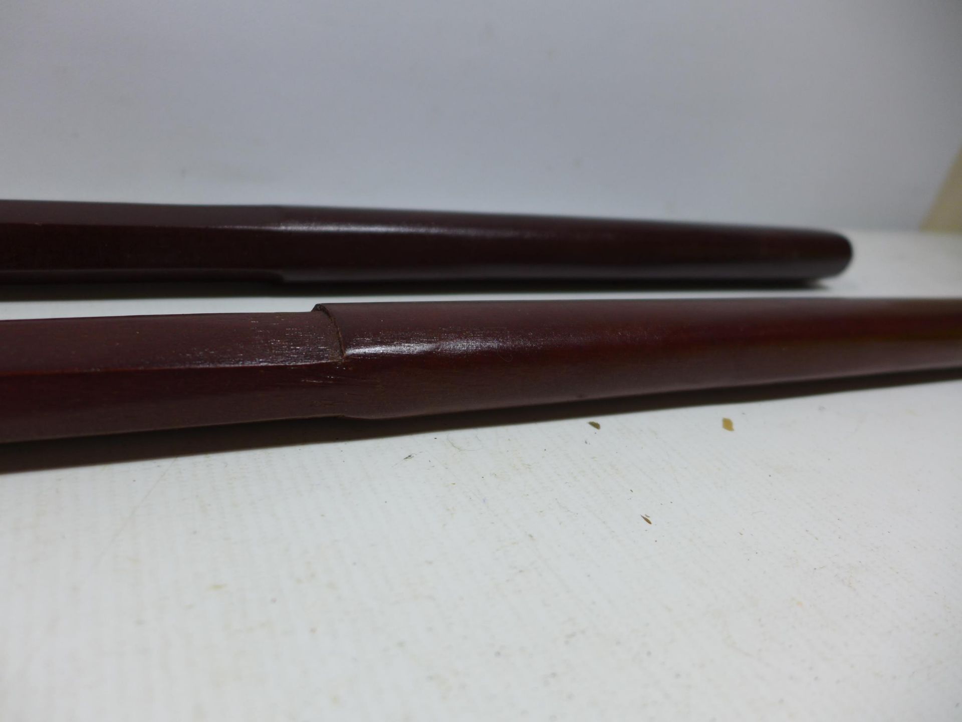 TWO JAPANESE HARDWOOD BOKKEN, LENGTH 98CM - Bild 2 aus 4