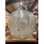 A LARGE VINTAGE GLASS CARBOY, HEIGHT APPROX 52CM
